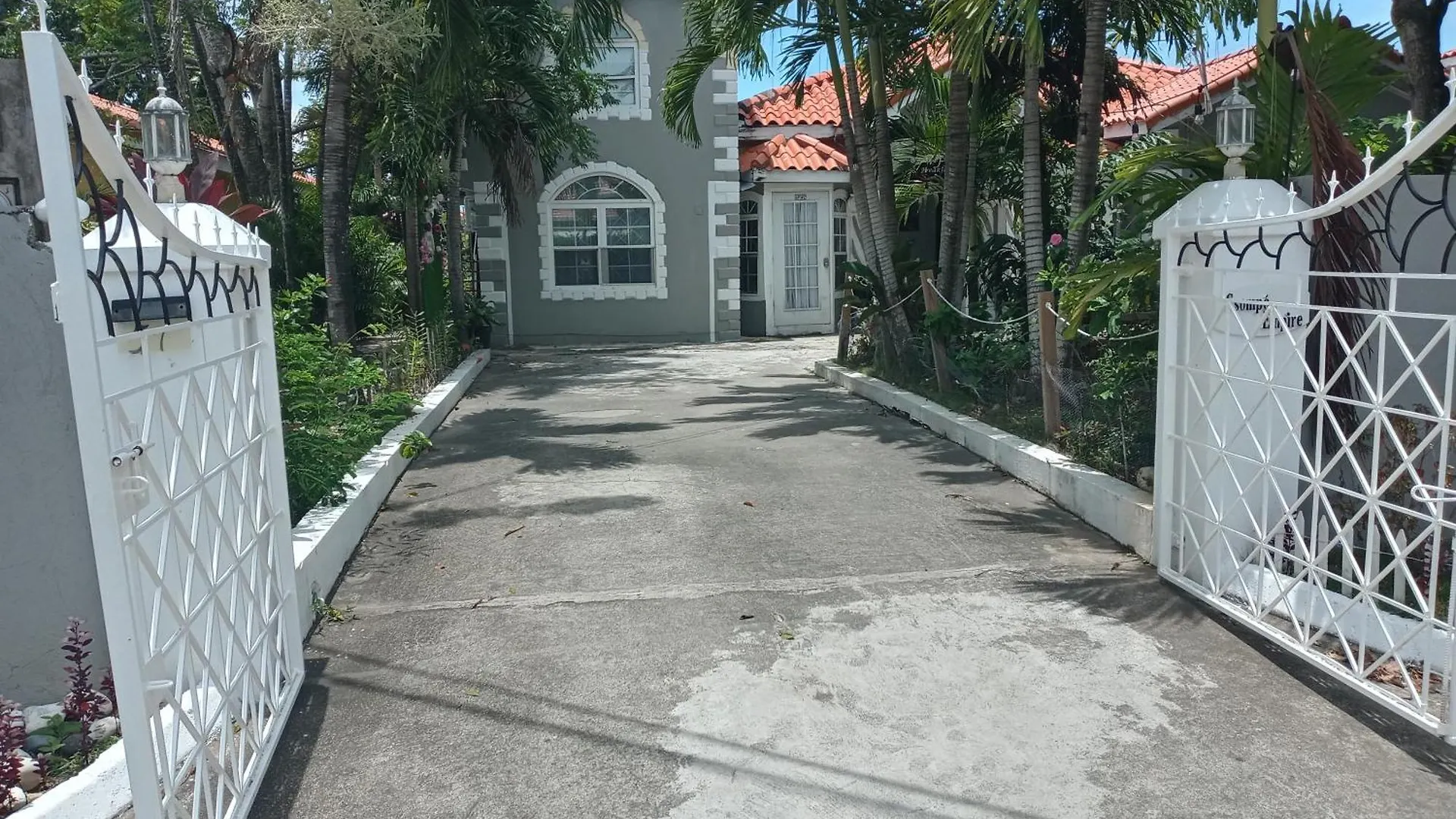 The Dream Nest At Csompo Silver Manor Saint Maryʼs Penzion